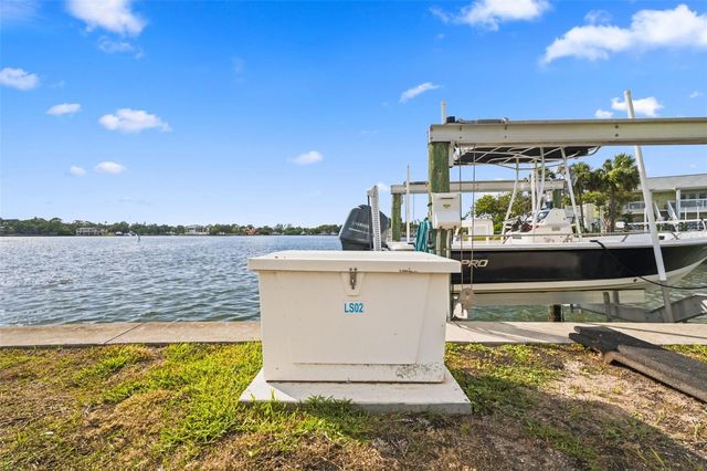 5117 SALMON DRIVE SE B, St Petersburg, FL 33705
