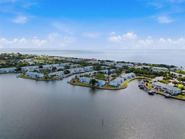 5117 SALMON DRIVE SE B, St Petersburg, FL 33705