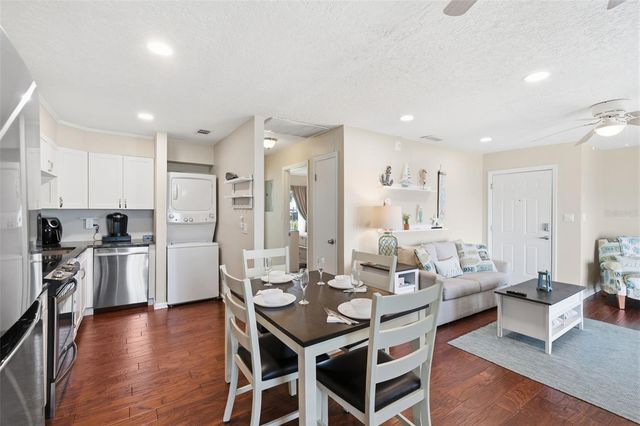 5117 SALMON DRIVE SE B, St Petersburg, FL 33705