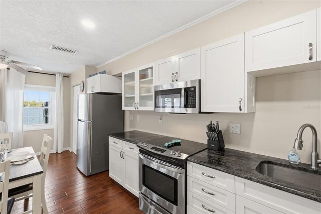 5117 SALMON DRIVE SE B, St Petersburg, FL 33705