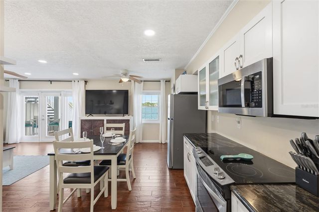 5117 SALMON DRIVE SE B, St Petersburg, FL 33705