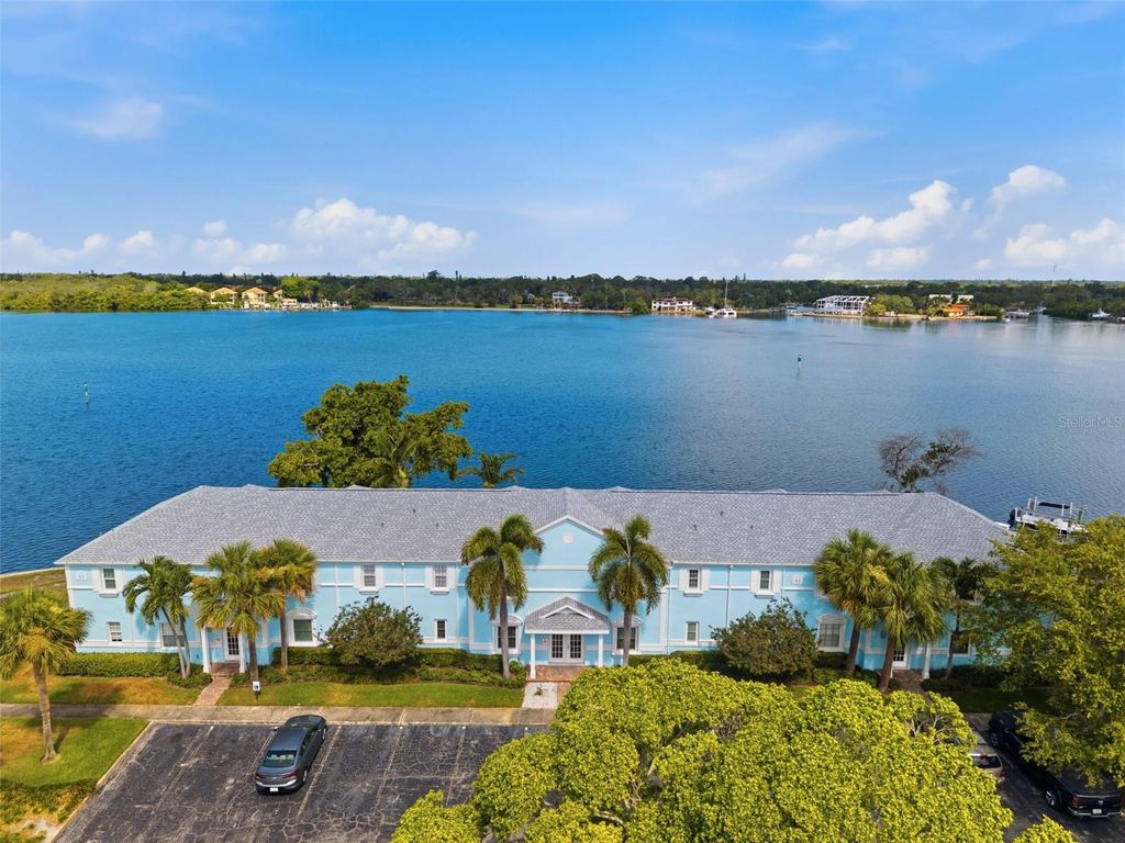 5117 SALMON DRIVE SE B, St Petersburg, FL 33705