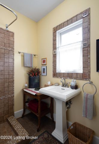 1700 Cherokee Rd, Louisville, KY 40205