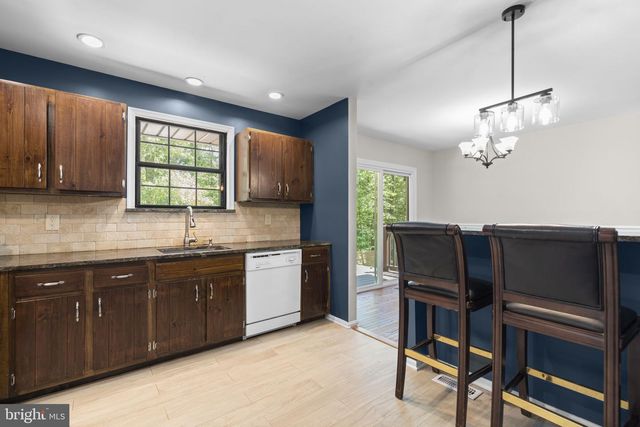 8250 RAILROAD AVE, Pasadena, MD 21122