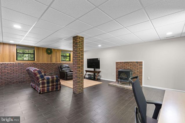 8250 RAILROAD AVE, Pasadena, MD 21122