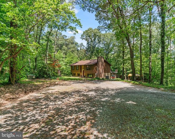 8250 RAILROAD AVE, Pasadena, MD 21122