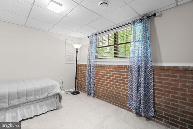 8250 RAILROAD AVE, Pasadena, MD 21122