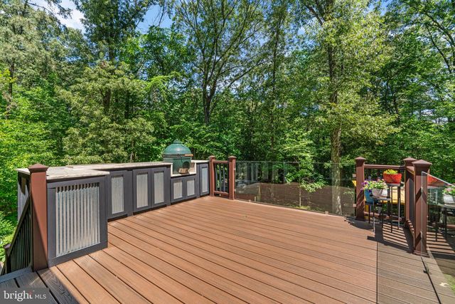 8250 RAILROAD AVE, Pasadena, MD 21122