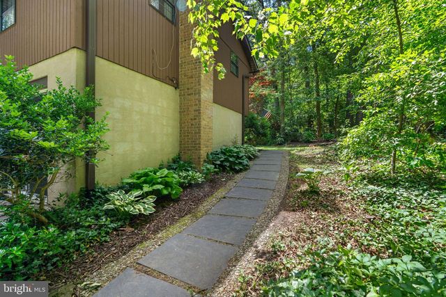 8250 RAILROAD AVE, Pasadena, MD 21122
