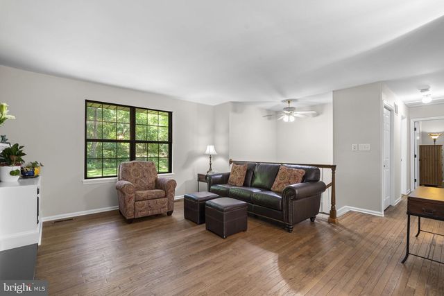 8250 RAILROAD AVE, Pasadena, MD 21122