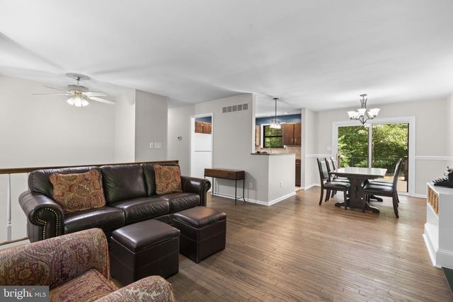 8250 RAILROAD AVE, Pasadena, MD 21122