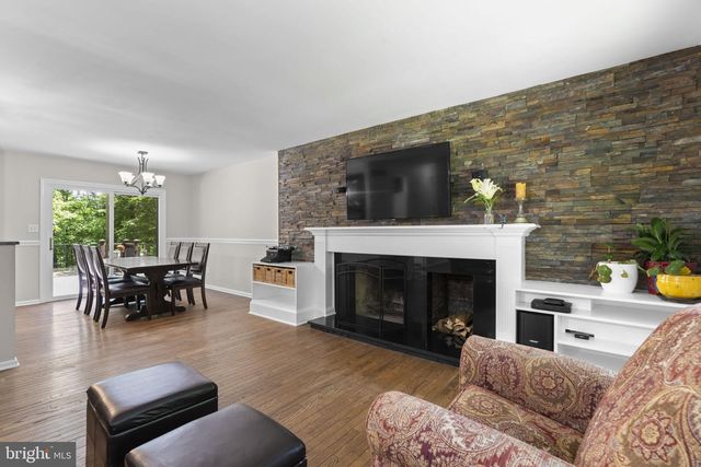 8250 RAILROAD AVE, Pasadena, MD 21122