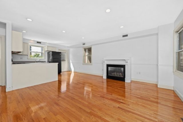 61 Baxter St. 61, Boston, MA 02127