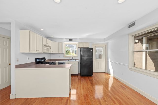 61 Baxter St. 61, Boston, MA 02127