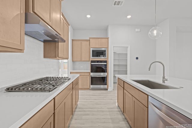 4519 Yoakum Valley, Schertz, TX 78108