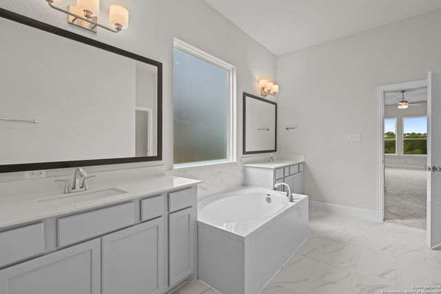 4519 Yoakum Valley, Schertz, TX 78108