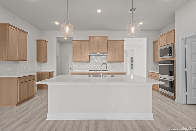 4519 Yoakum Valley, Schertz, TX 78108