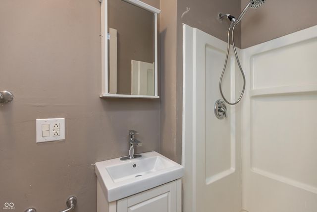 1427 Pearl Street, Columbus, IN 47201