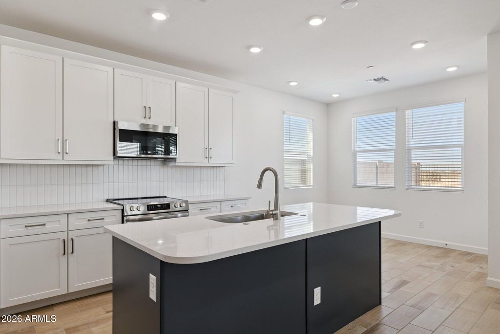 32580 N SMOKE VIEW Trail, Peoria, AZ 85383 — photo 4