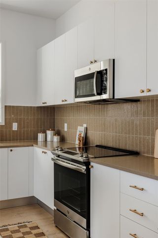 800 Embassy DR 408, Austin, TX 78702