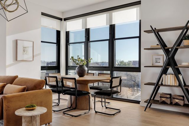 800 Embassy DR 408, Austin, TX 78702