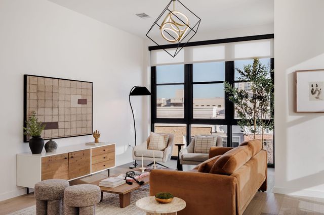 800 Embassy DR 408, Austin, TX 78702