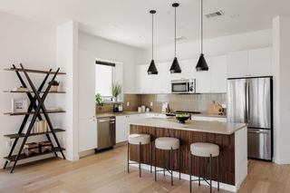 800 Embassy DR 408, Austin, TX 78702