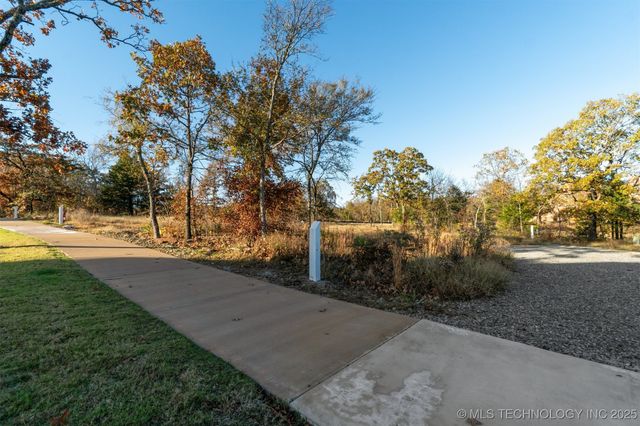 105 Ridgeline Road, Carlton Landing, OK 74432