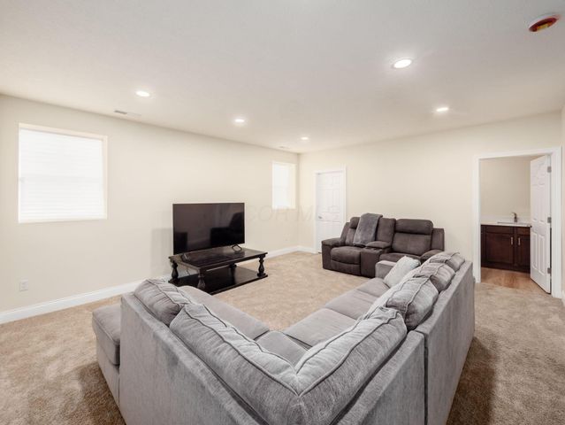 3832 Emmons Avenue, Columbus, OH 43219