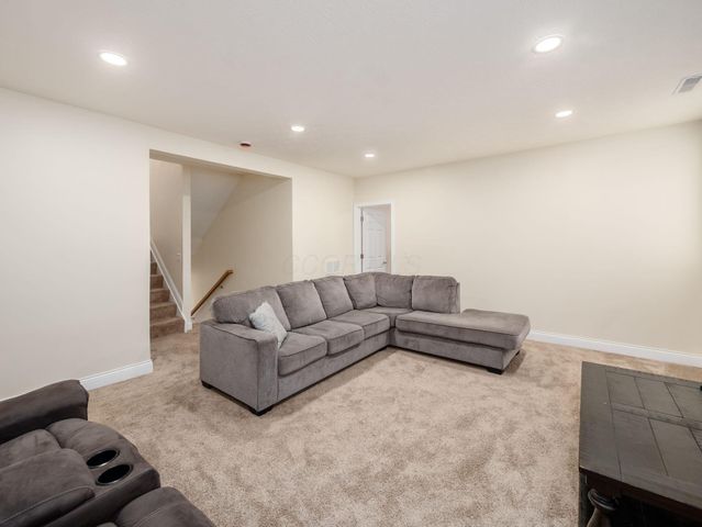 3832 Emmons Avenue, Columbus, OH 43219