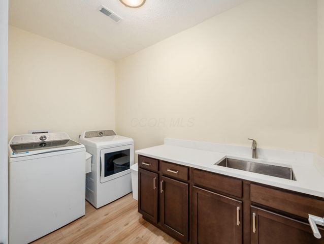 3832 Emmons Avenue, Columbus, OH 43219