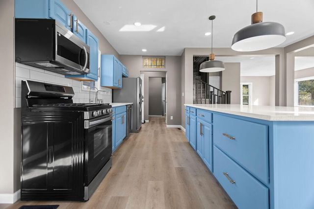 1436 W Fiesta LANE, Mequon, WI 53092