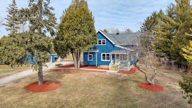 1436 W Fiesta LANE, Mequon, WI 53092