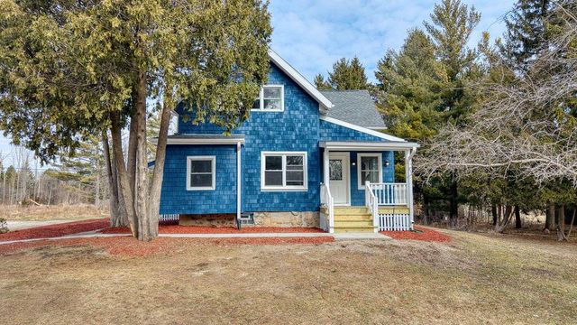 1436 W Fiesta LANE, Mequon, WI 53092