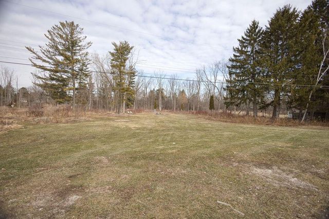 1436 W Fiesta LANE, Mequon, WI 53092