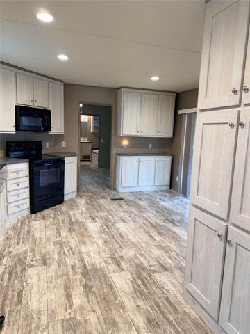 821 Quail Run, Seven Points, TX 75143