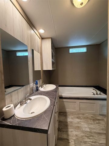 821 Quail Run, Seven Points, TX 75143