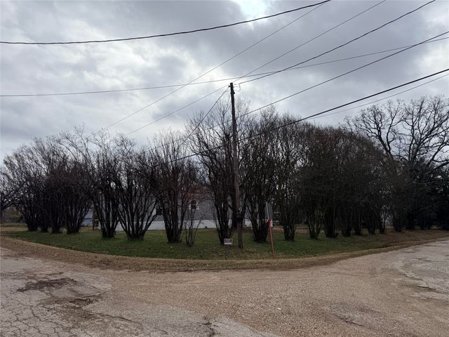 821 Quail Run, Seven Points, TX 75143