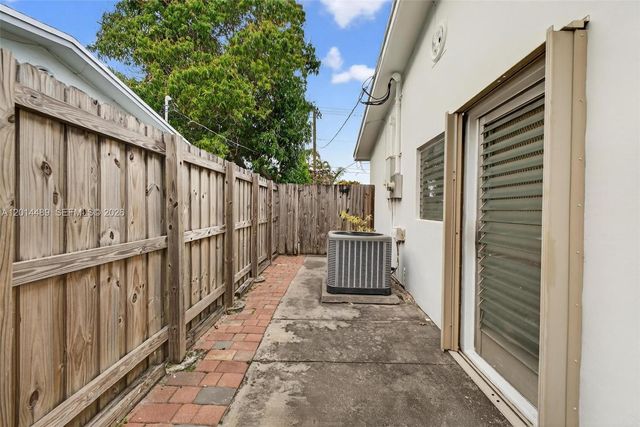 1419 Harding St, Hollywood, FL 33020