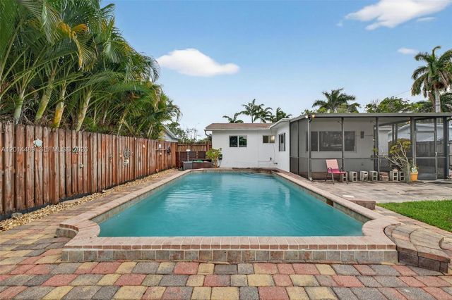 1419 Harding St, Hollywood, FL 33020
