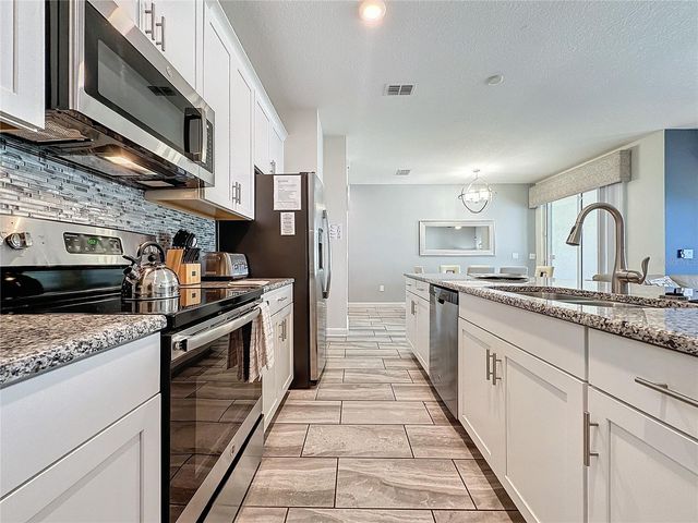 9043 DOGLEG DRIVE, Davenport, FL 33896