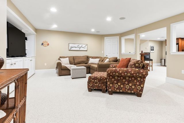 43 Lenox Drive, Franklin, MA 02038