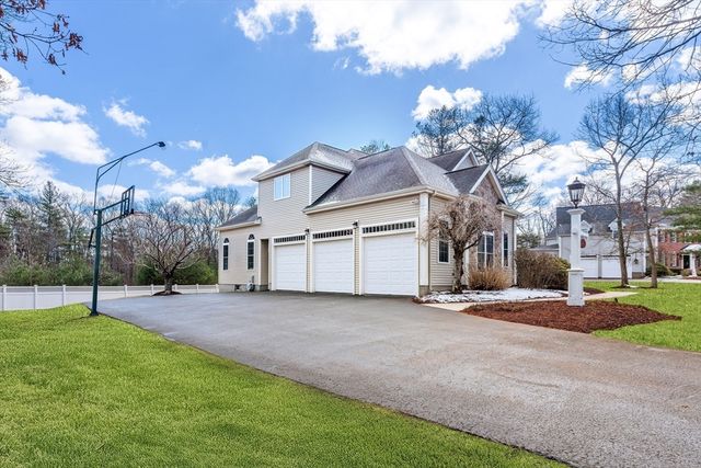 43 Lenox Drive, Franklin, MA 02038