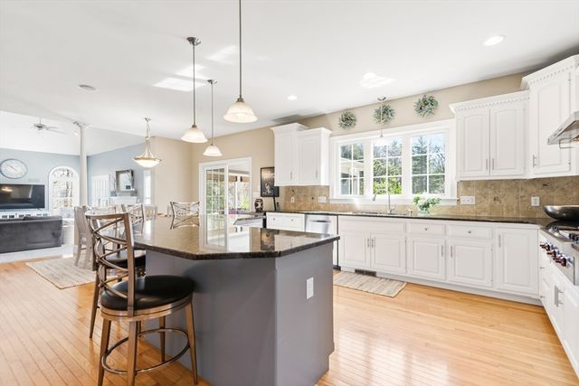 43 Lenox Drive, Franklin, MA 02038