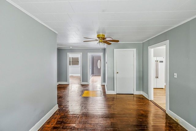 157 Hampton Street, Wellford, SC 29385