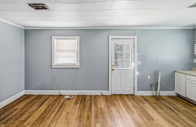 157 Hampton Street, Wellford, SC 29385