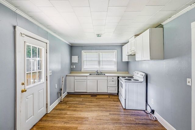 157 Hampton Street, Wellford, SC 29385