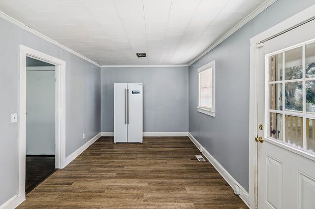 157 Hampton Street, Wellford, SC 29385
