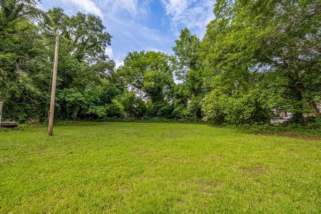 157 Hampton Street, Wellford, SC 29385