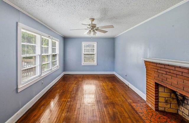 157 Hampton Street, Wellford, SC 29385